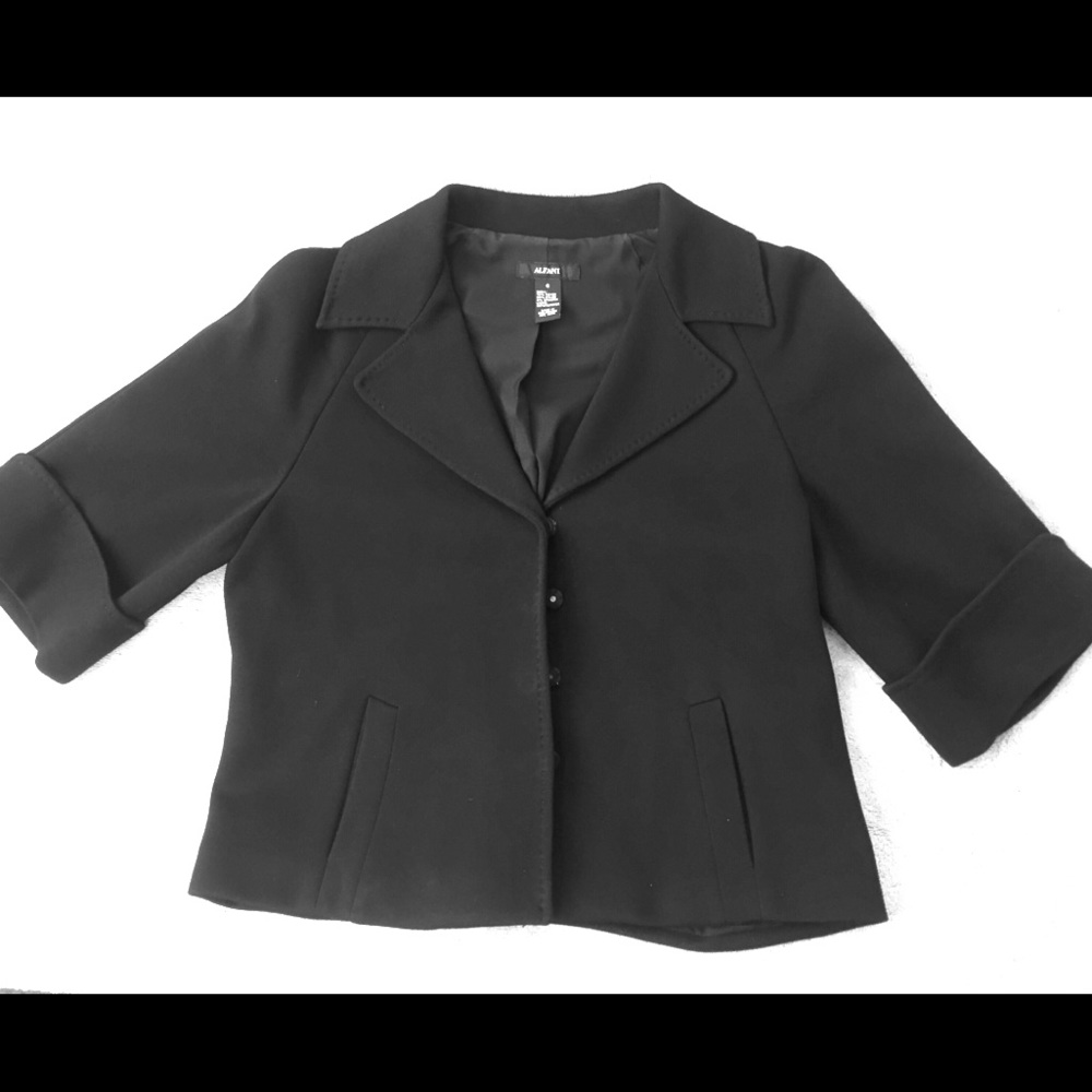 Cropped Blazer